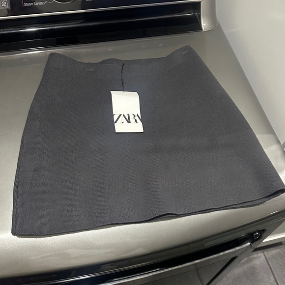Zara Dresses & Skirts - Zara Black Knit Mini Skirt with Logo Tag
